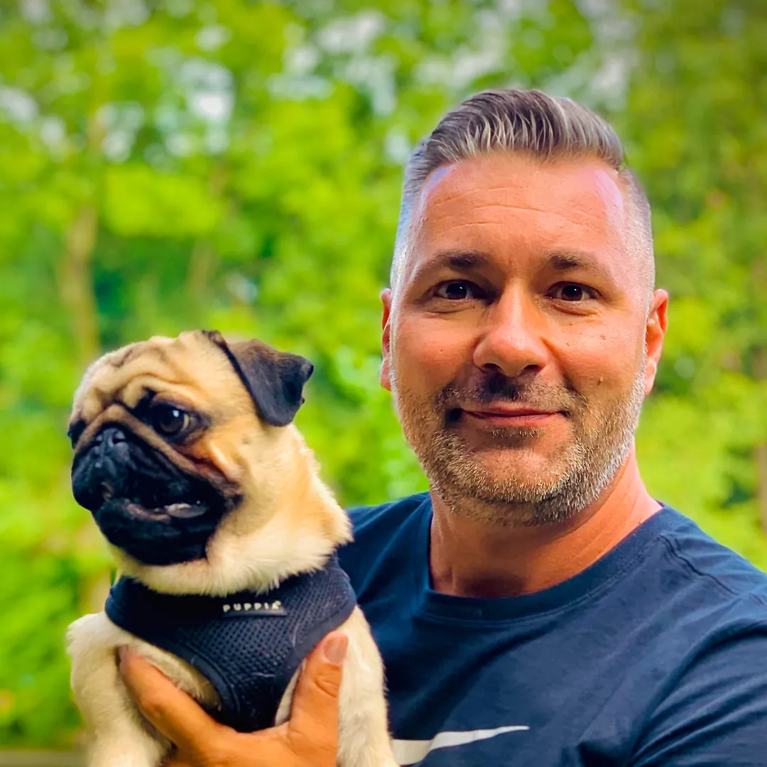 Nyakas Gábor Dog Coach & UGC kutyaiskolanyakasgabor